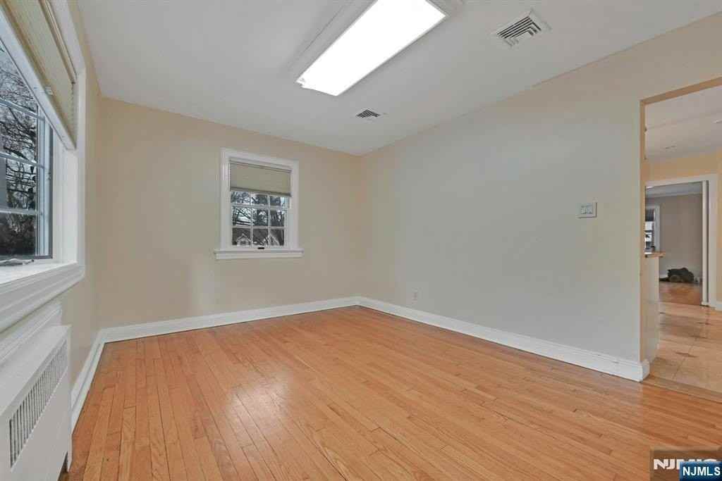 40 W Clinton Ave - Photo 4 of 28