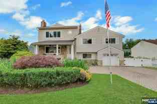 379 Leonard Dr - Photo 1 of 1