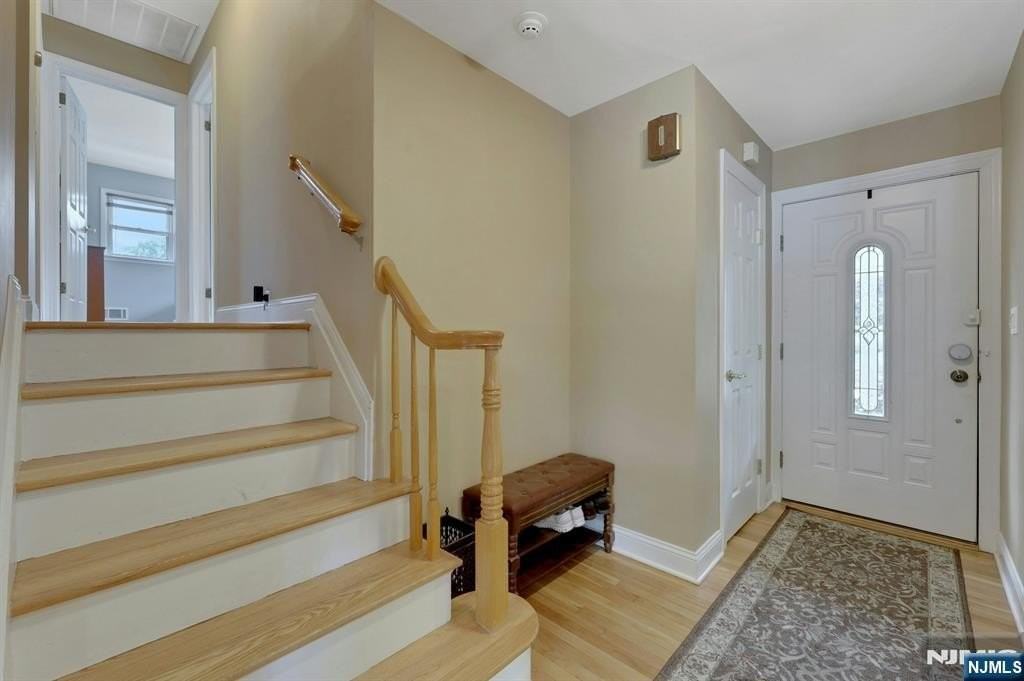 379 Leonard Dr - Photo 7 of 45