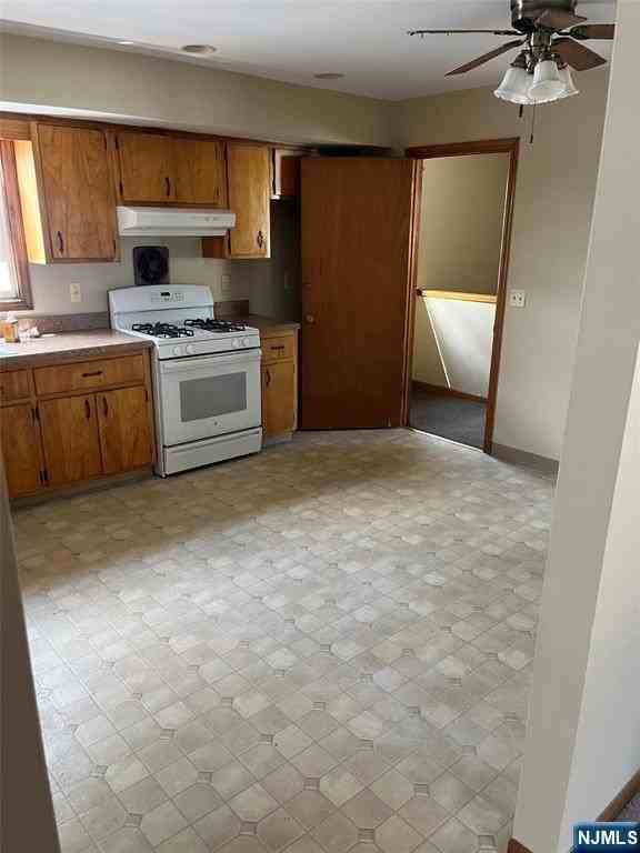 334 Copeland Ave - Photo 2 of 9