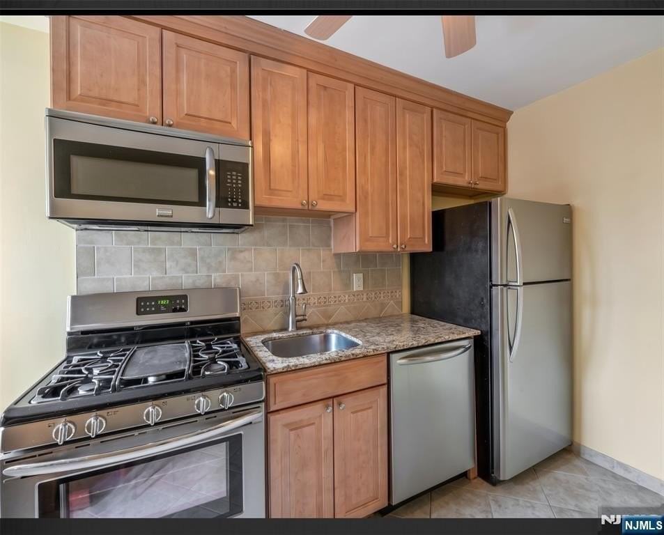 420 Park Pl #5C - Photo 4 of 23