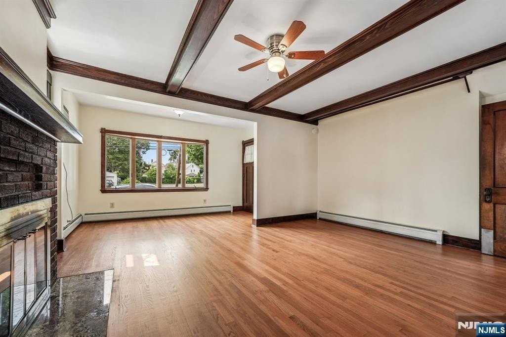 21 Broughton Ave #1 - Photo 4 of 15