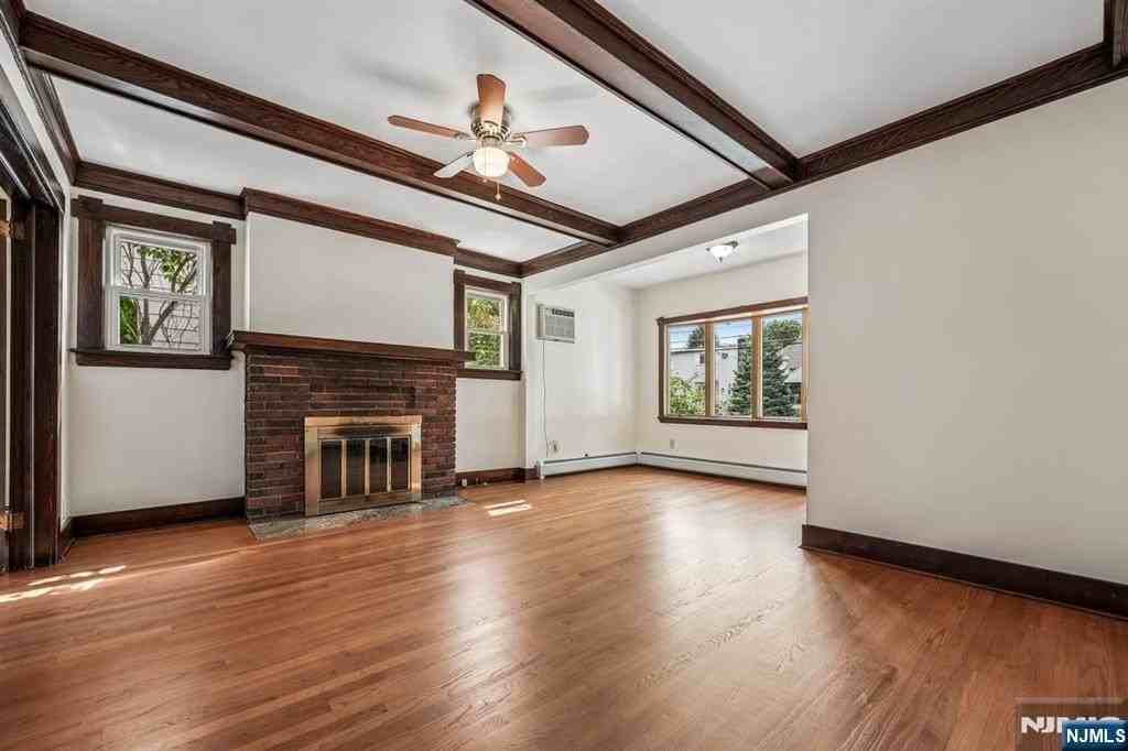 21 Broughton Ave #1 - Photo 5 of 15