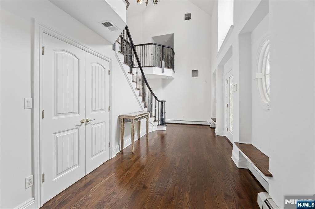 122 Helen Ct - Photo 4 of 40