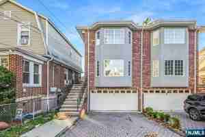 featured image of 386A Park Ave