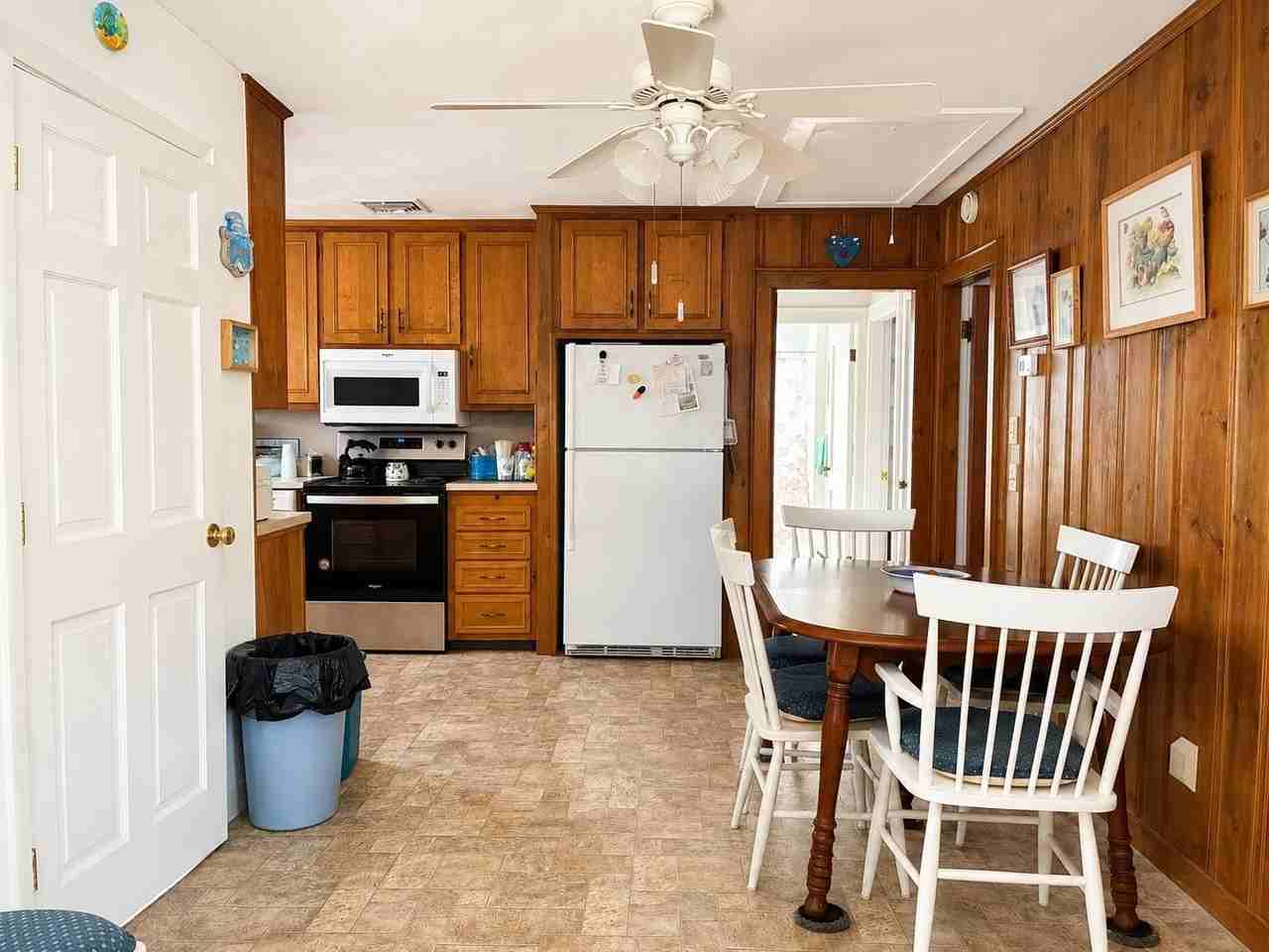 110 Old Beach Rd - Photo 7 of 17