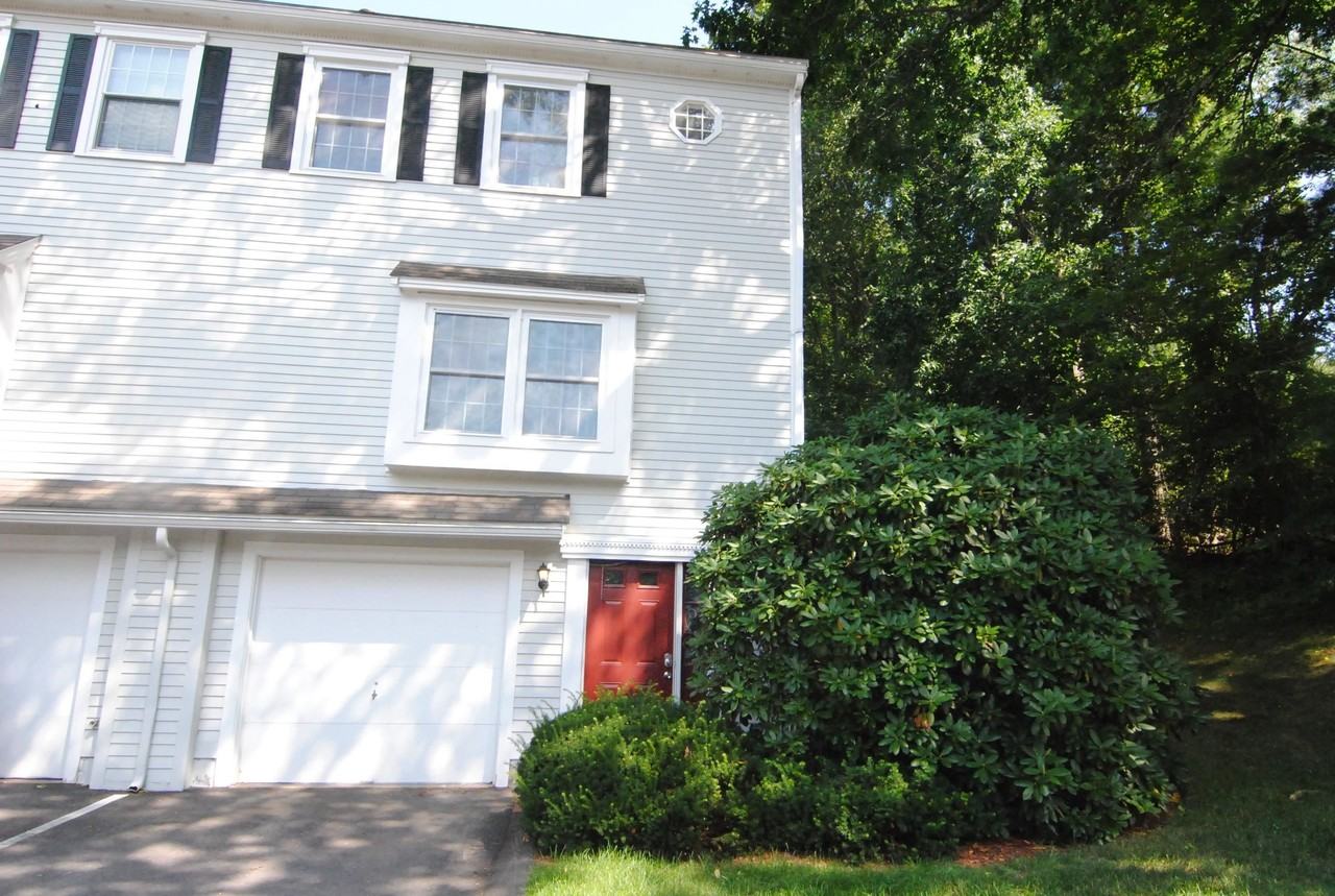 74 Stillwater Dr - Photo 2 of 30
