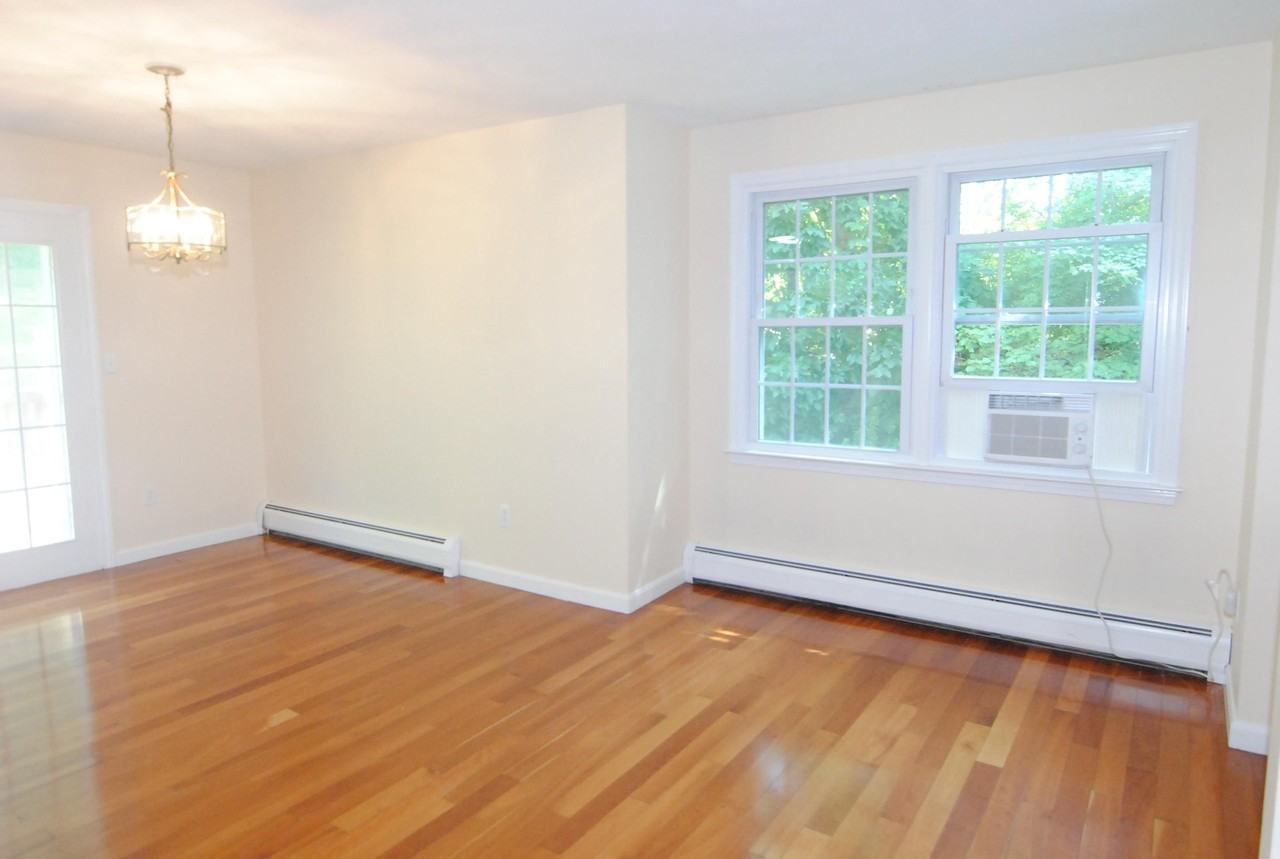 74 Stillwater Dr - Photo 4 of 30