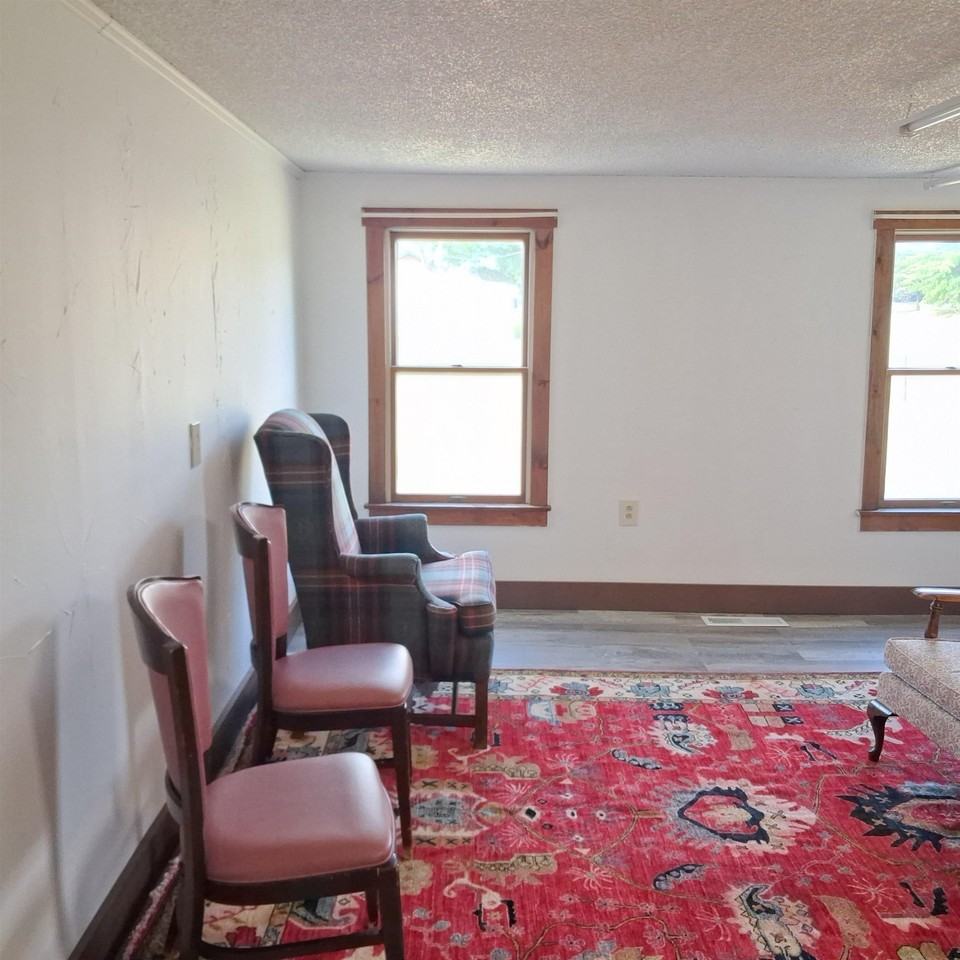 142 Stafford Ave #2 - Photo 5 of 14
