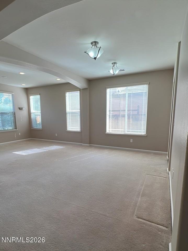 6242 Ten Mile Ct - Photo 3 of 21