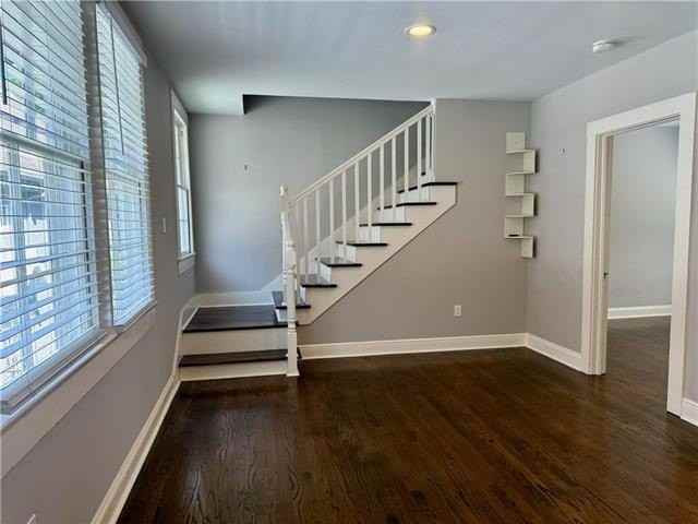 920 S Carrollton Ave - Photo 6 of 26