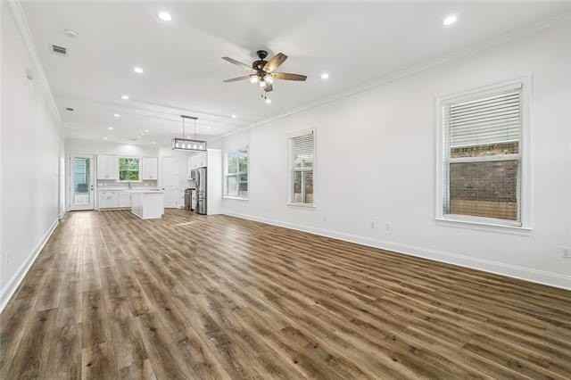 8433 Colonel Dr - Photo 3 of 11