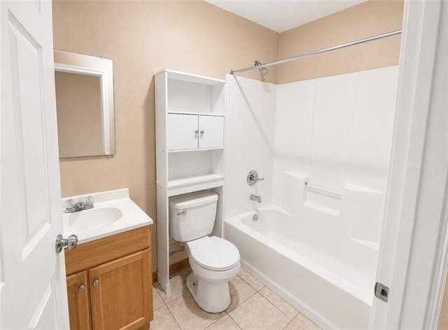 406 S Walnut St - Photo 5 of 7