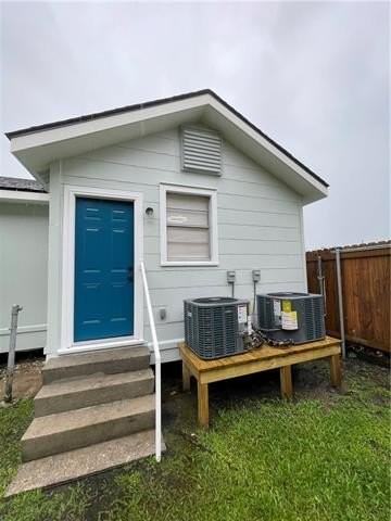 4411 King St - Photo 3 of 26