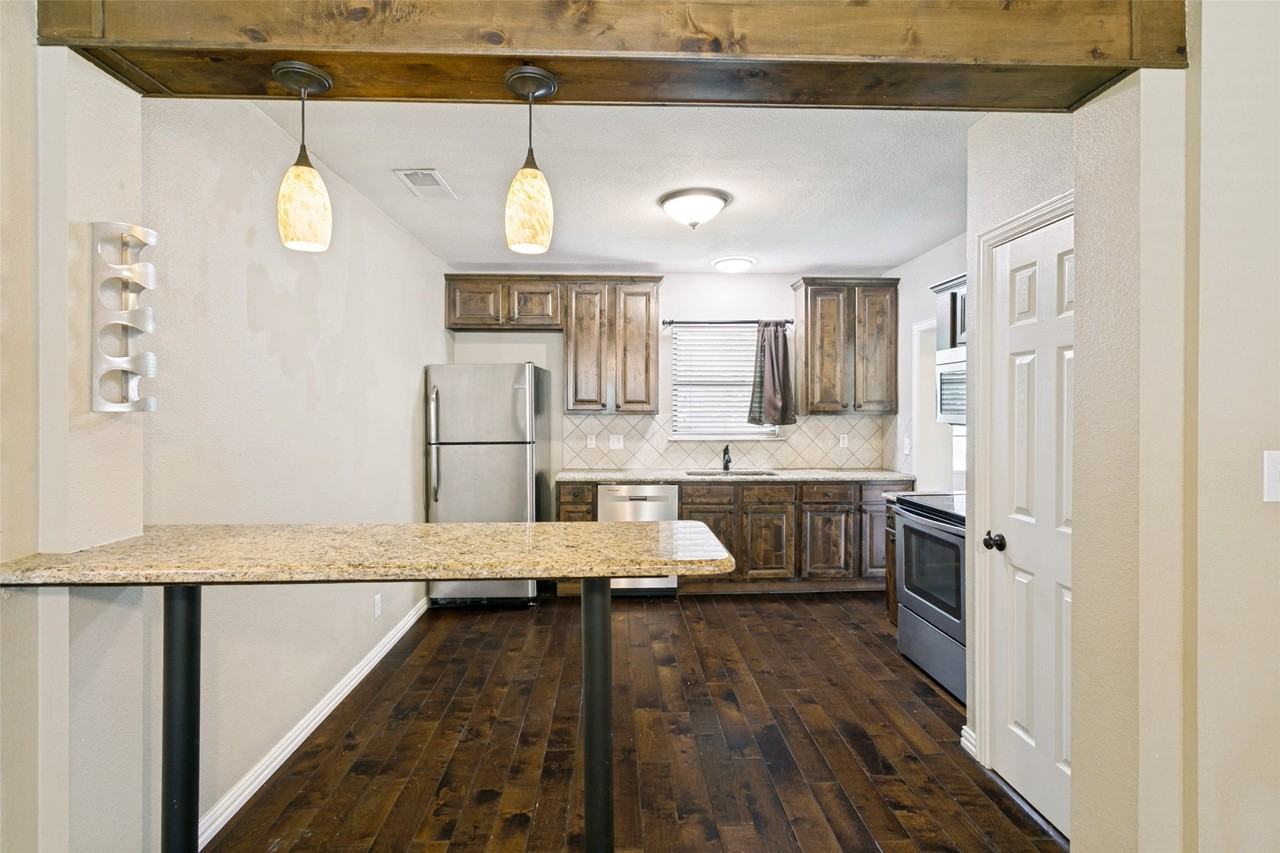 3904 Carolyn Rd - Photo 3 of 12