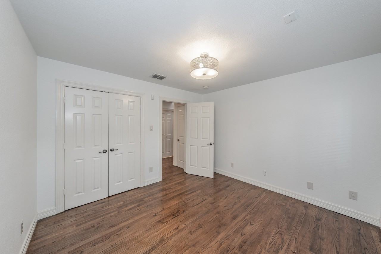 4213 Wycliff Ave #C - Photo 7 of 27