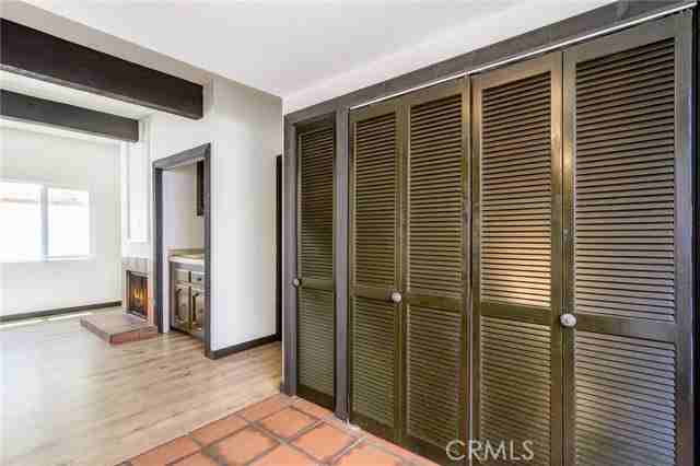 313 Diamond Ave - Photo 5 of 8