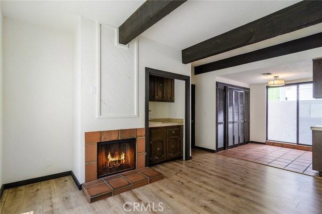 313 Diamond Ave - Photo 6 of 8