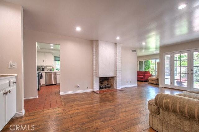 17252 Citron - Photo 2 of 8