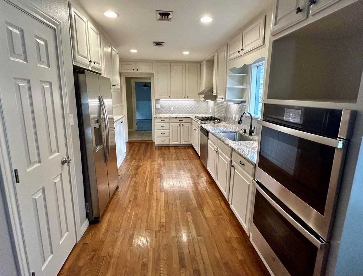 3444 Rogers Ave - Photo 2 of 13