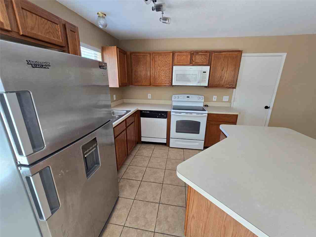 4512 Saddlebrook Dr - Photo 6 of 28