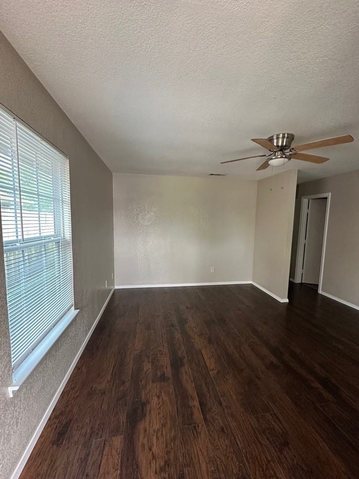 1144 Suburban St #1146 - Photo 2 of 9