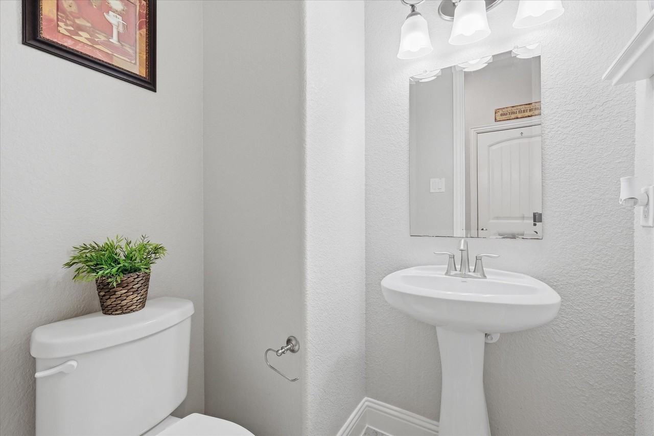 4116 Onyx Way - Photo 5 of 26