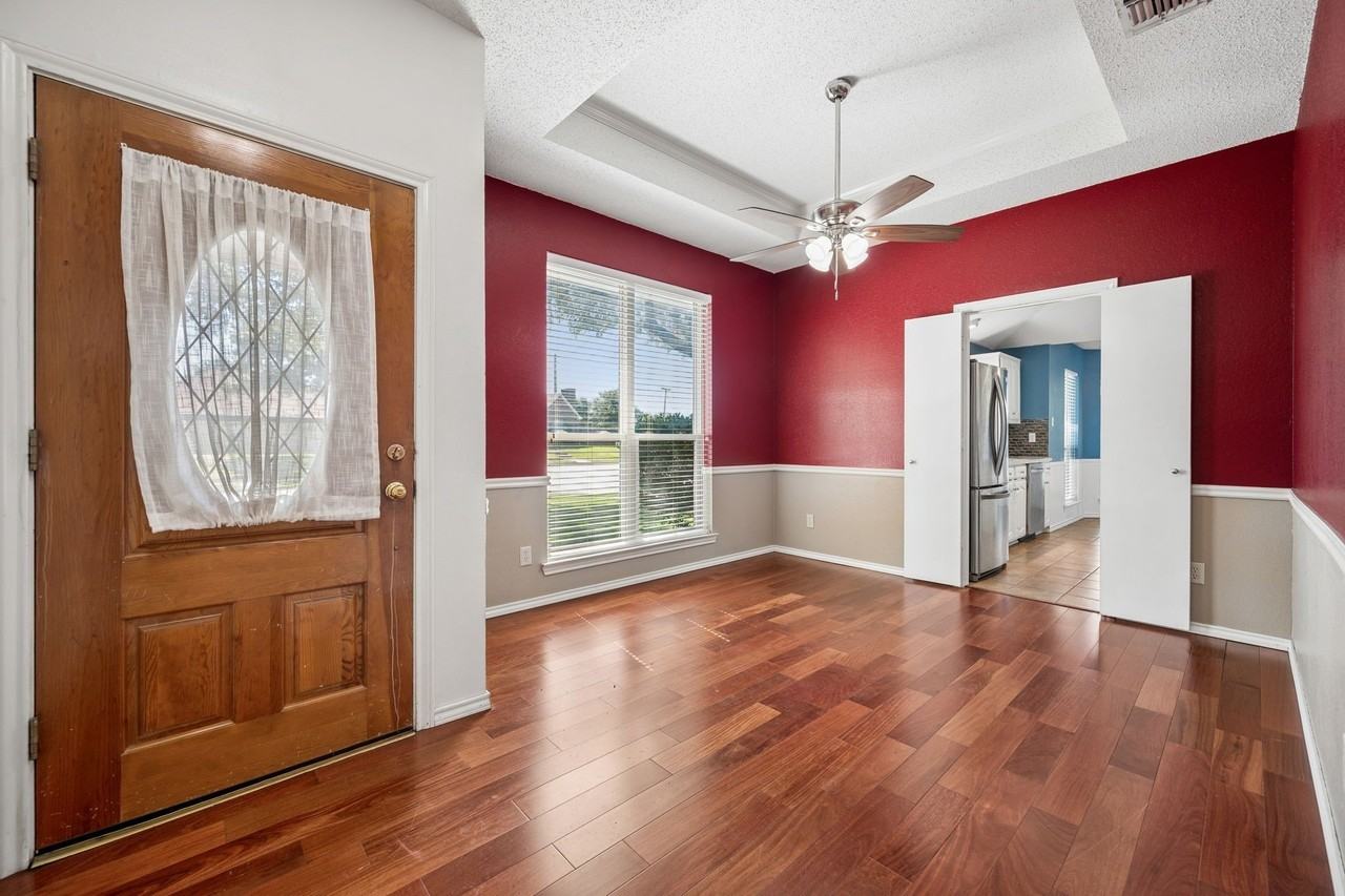 4203 Meadow Ridge Dr - Photo 2 of 26