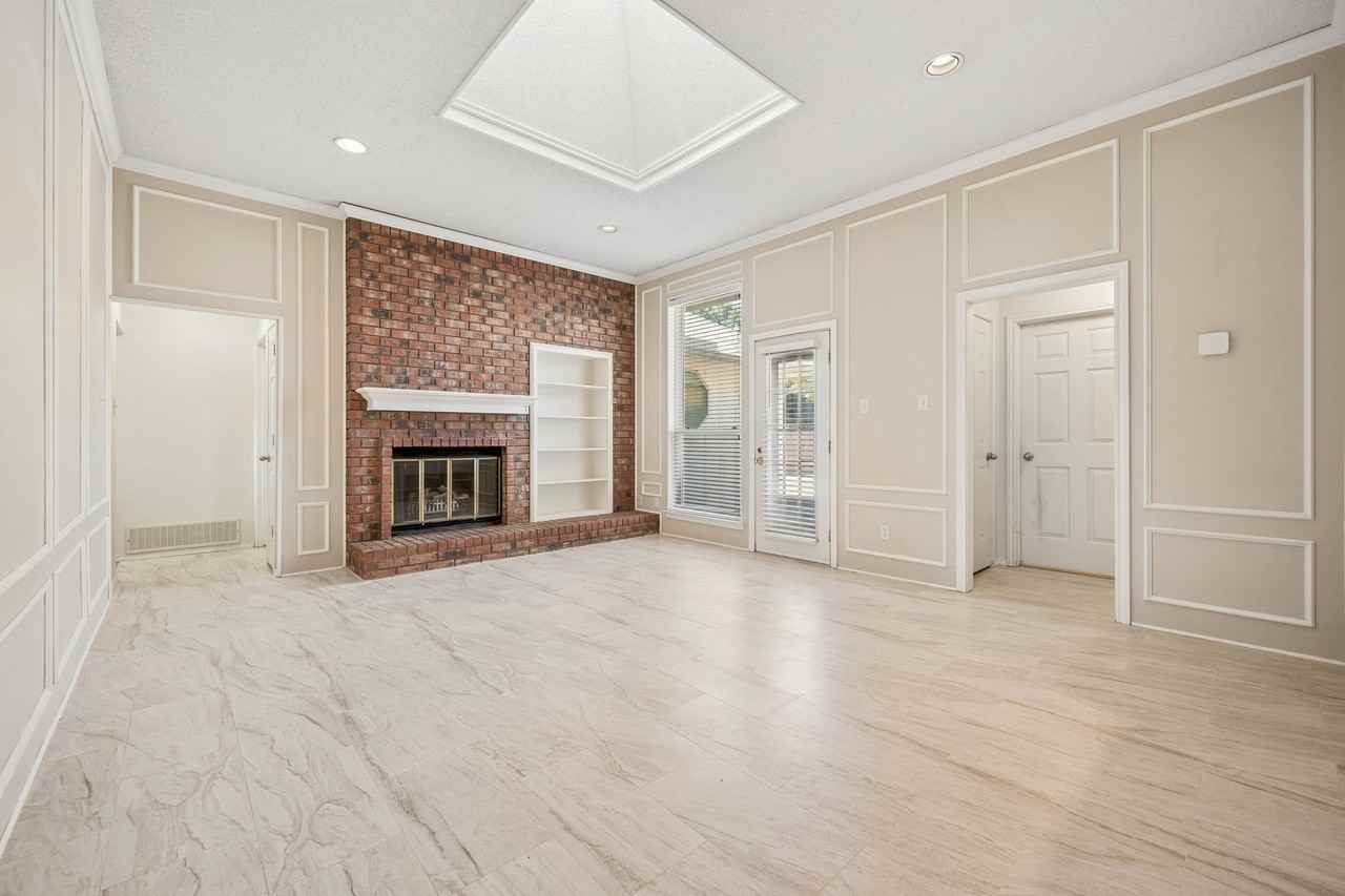4203 Meadow Ridge Dr - Photo 4 of 26