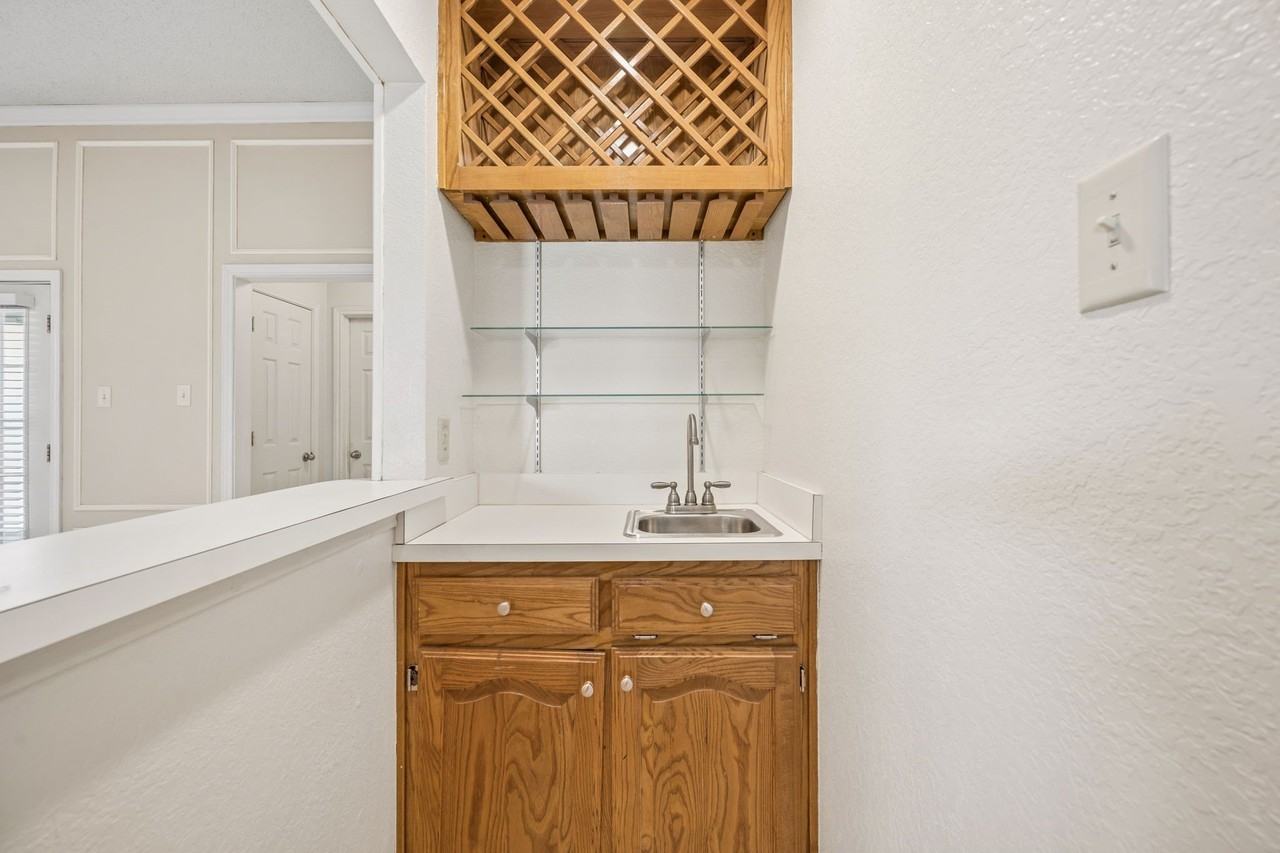 4203 Meadow Ridge Dr - Photo 6 of 26