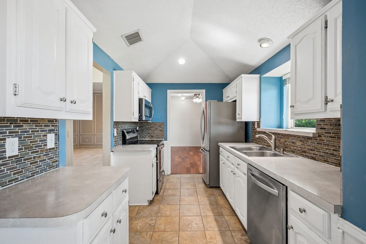 4203 Meadow Ridge Dr - Photo 7 of 26