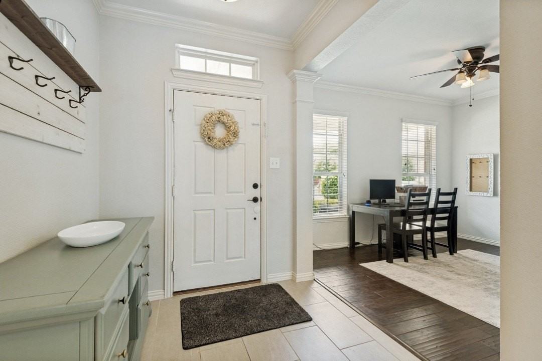 314 Blackhaw Dr - Photo 3 of 25