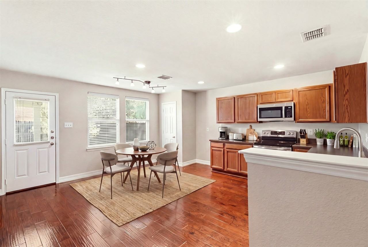 12858 Galaxy Dr - Photo 4 of 19