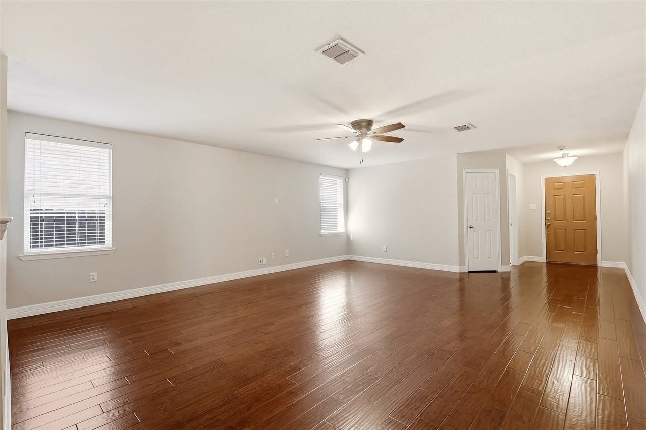 12858 Galaxy Dr - Photo 7 of 19