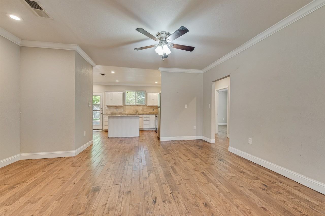 811 Kidd Springs Dr - Photo 7 of 25