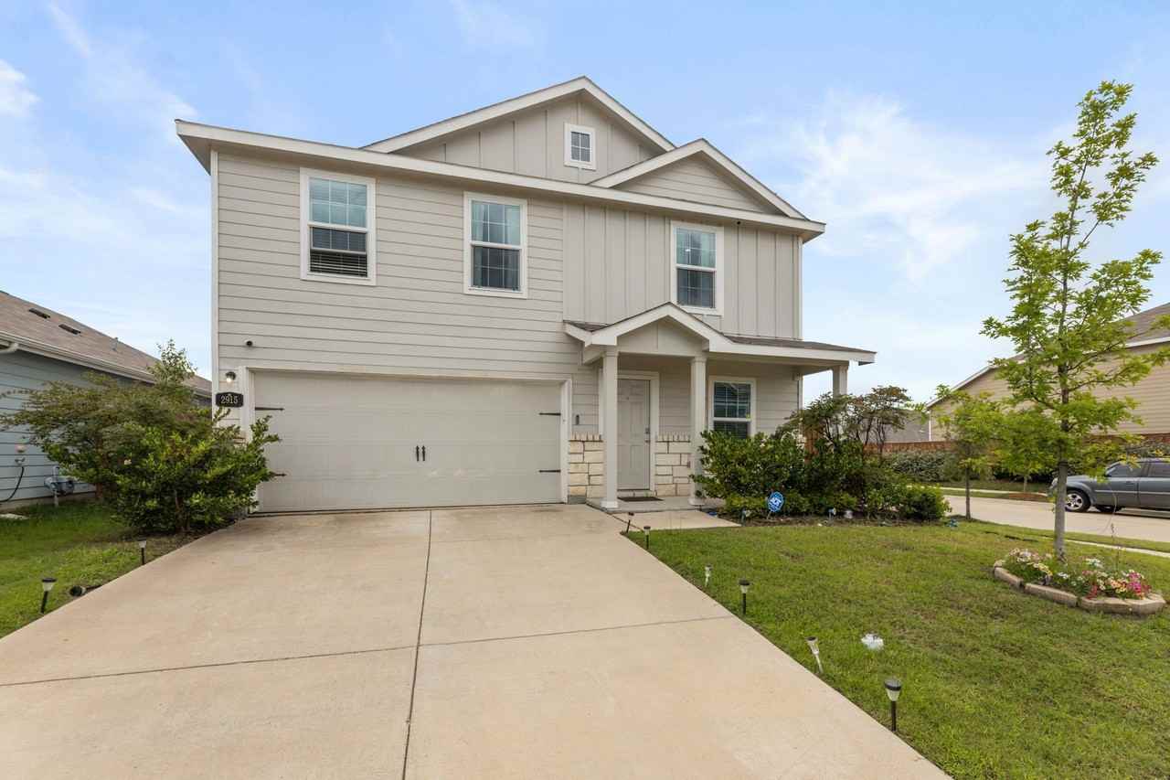 2915 Acacia Dr - Photo 2 of 31