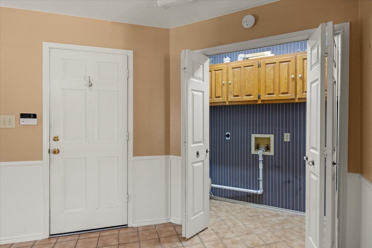 417 Sky Harbour Ct - Photo 7 of 36