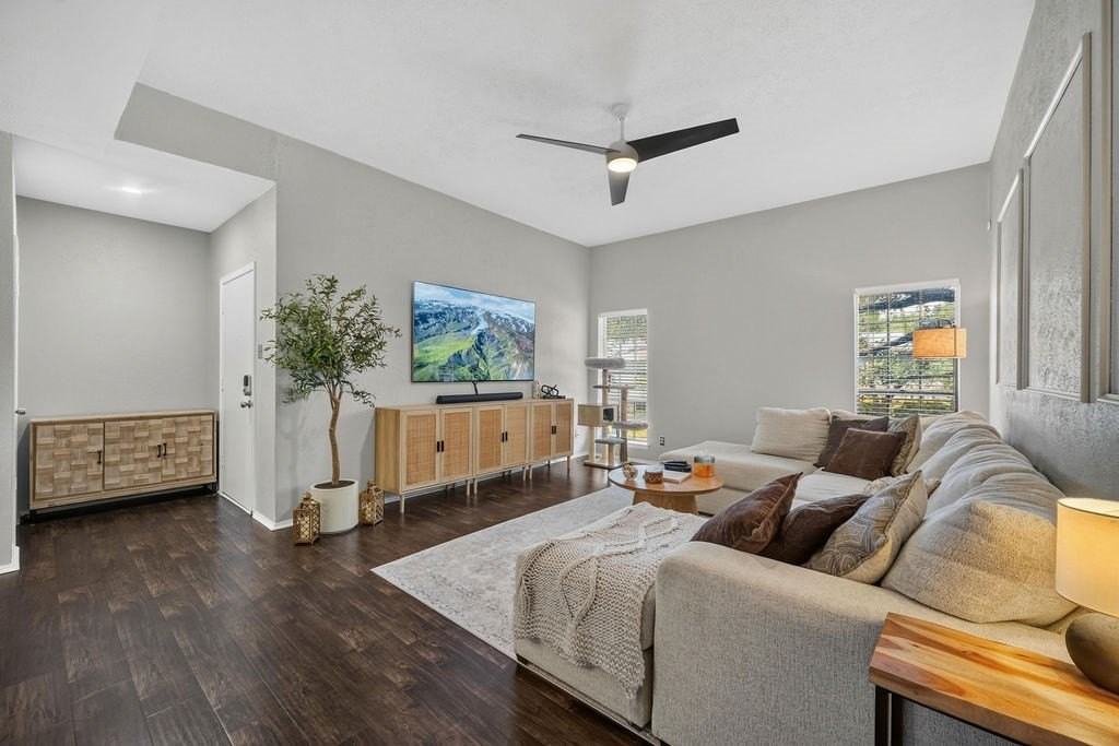 10401 High Hollows Dr #201 - Photo 2 of 32
