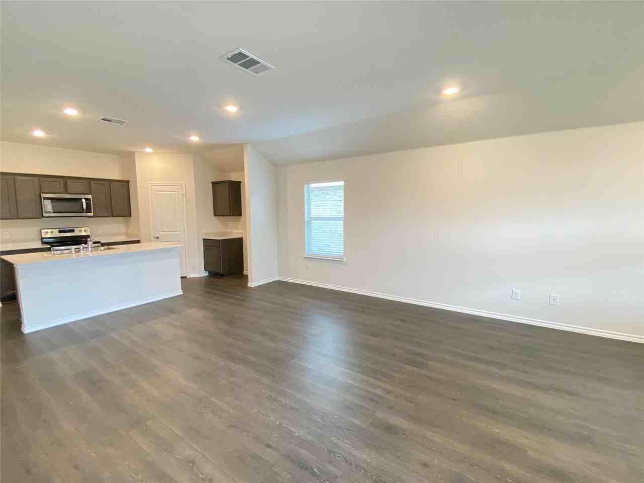 3126 Channing Dr - Photo 5 of 16
