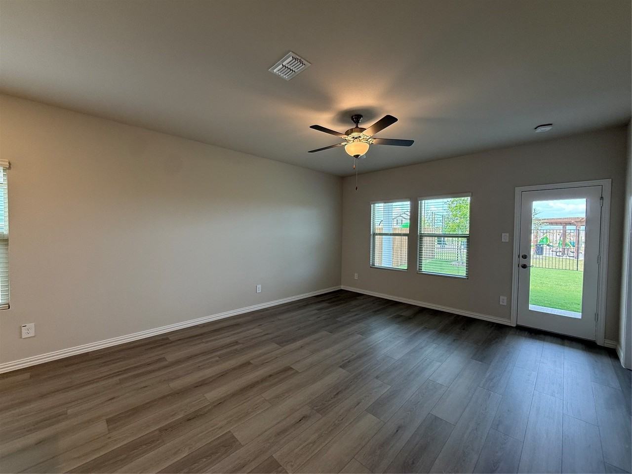 5907 Belchamp Dr - Photo 2 of 23