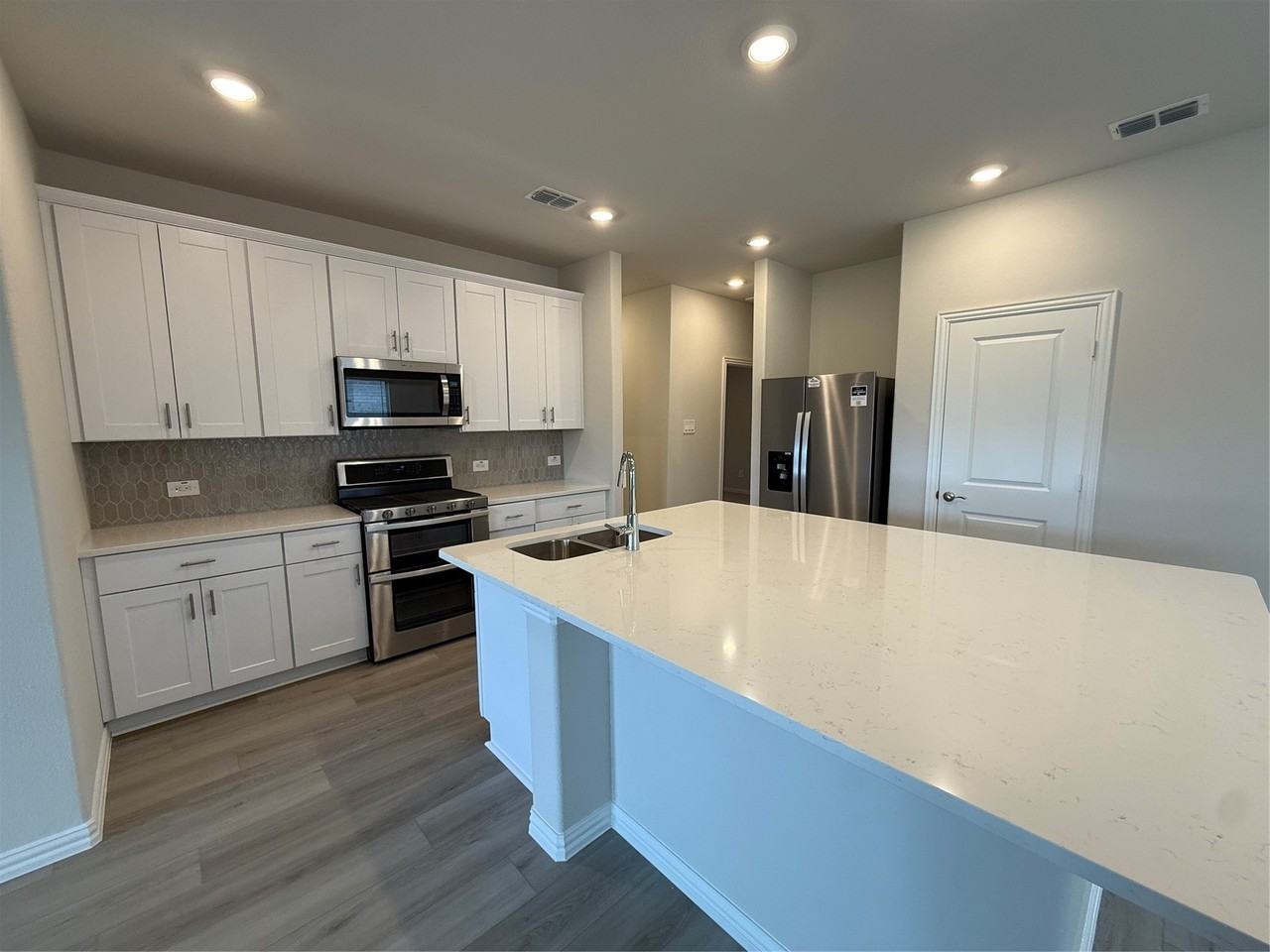 5907 Belchamp Dr - Photo 4 of 23
