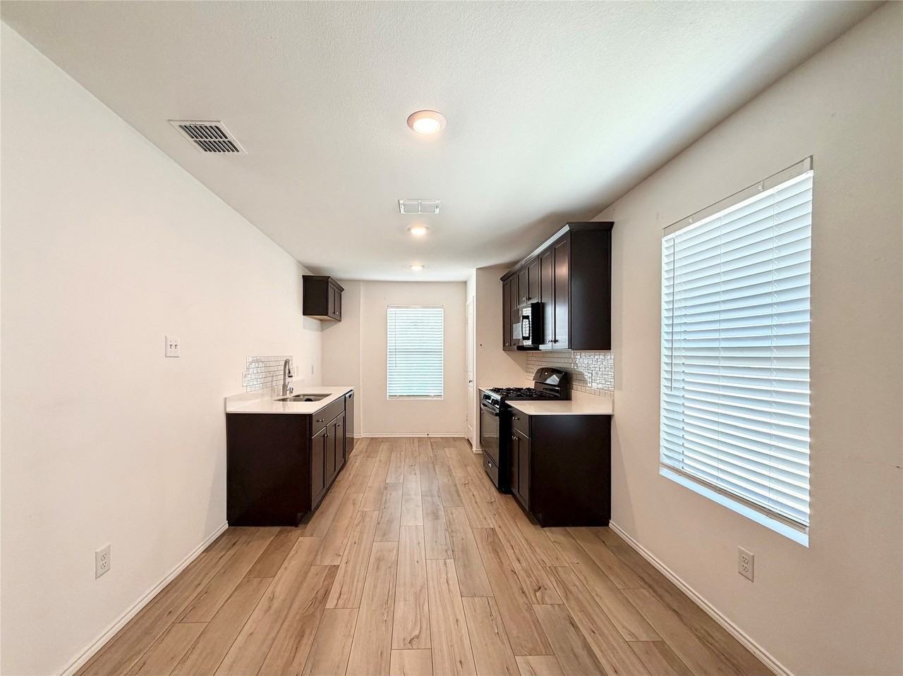 5903 Nyquist Way - Photo 4 of 22