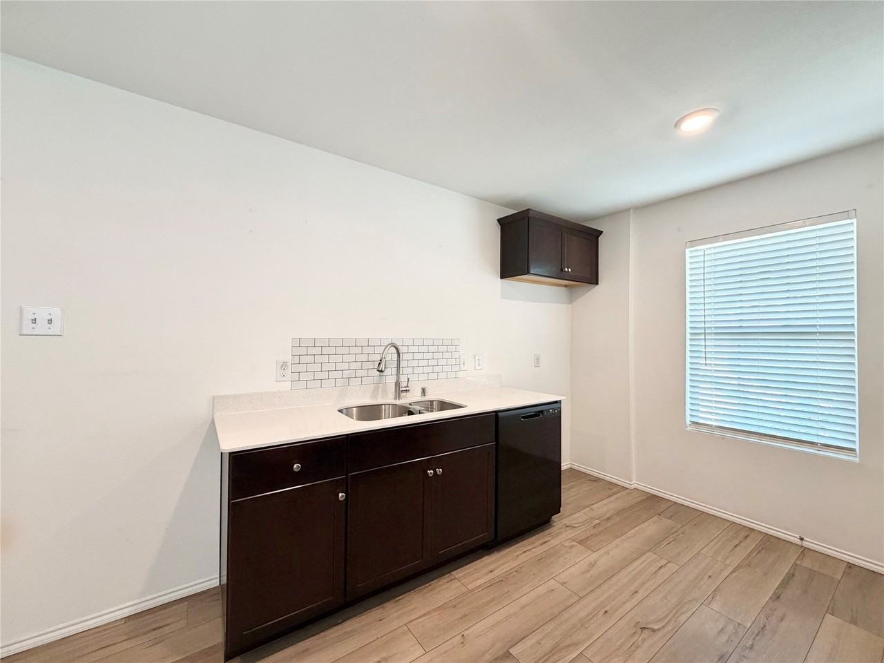 5903 Nyquist Way - Photo 6 of 22