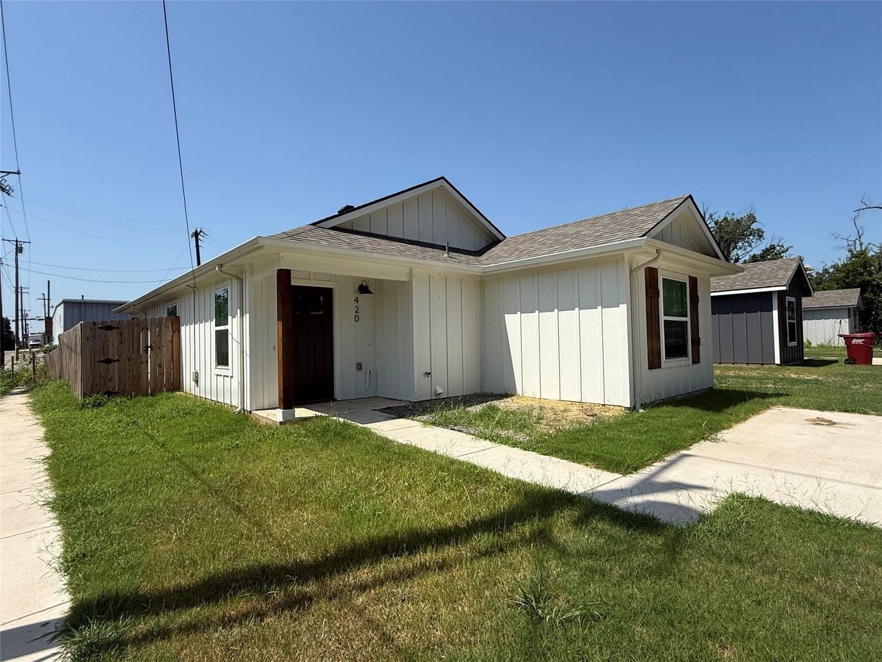 420 E 5th St - Photo 2 of 4