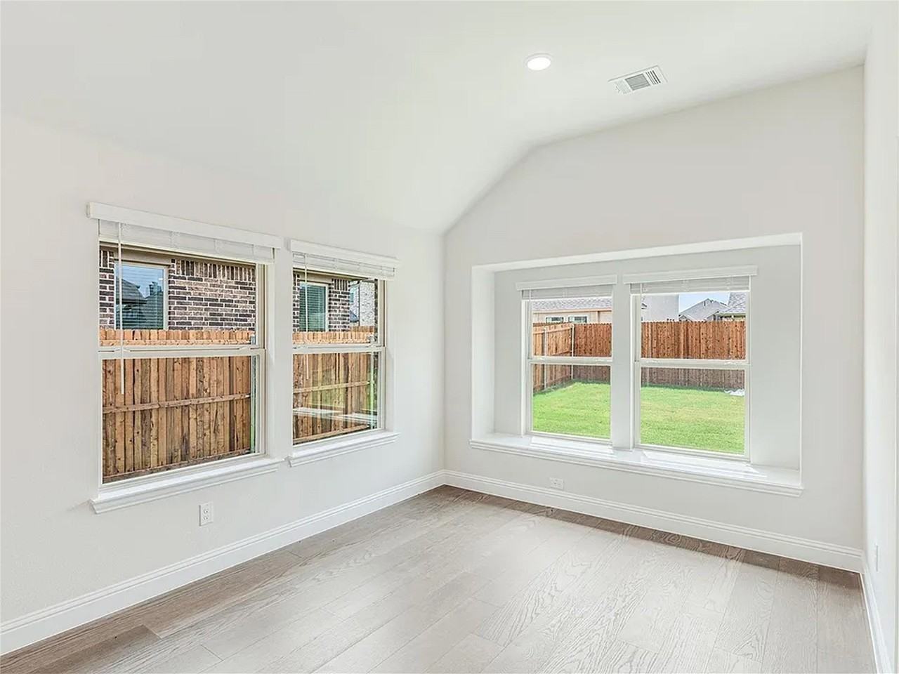 1010 Ridgehurst Rd - Photo 5 of 29