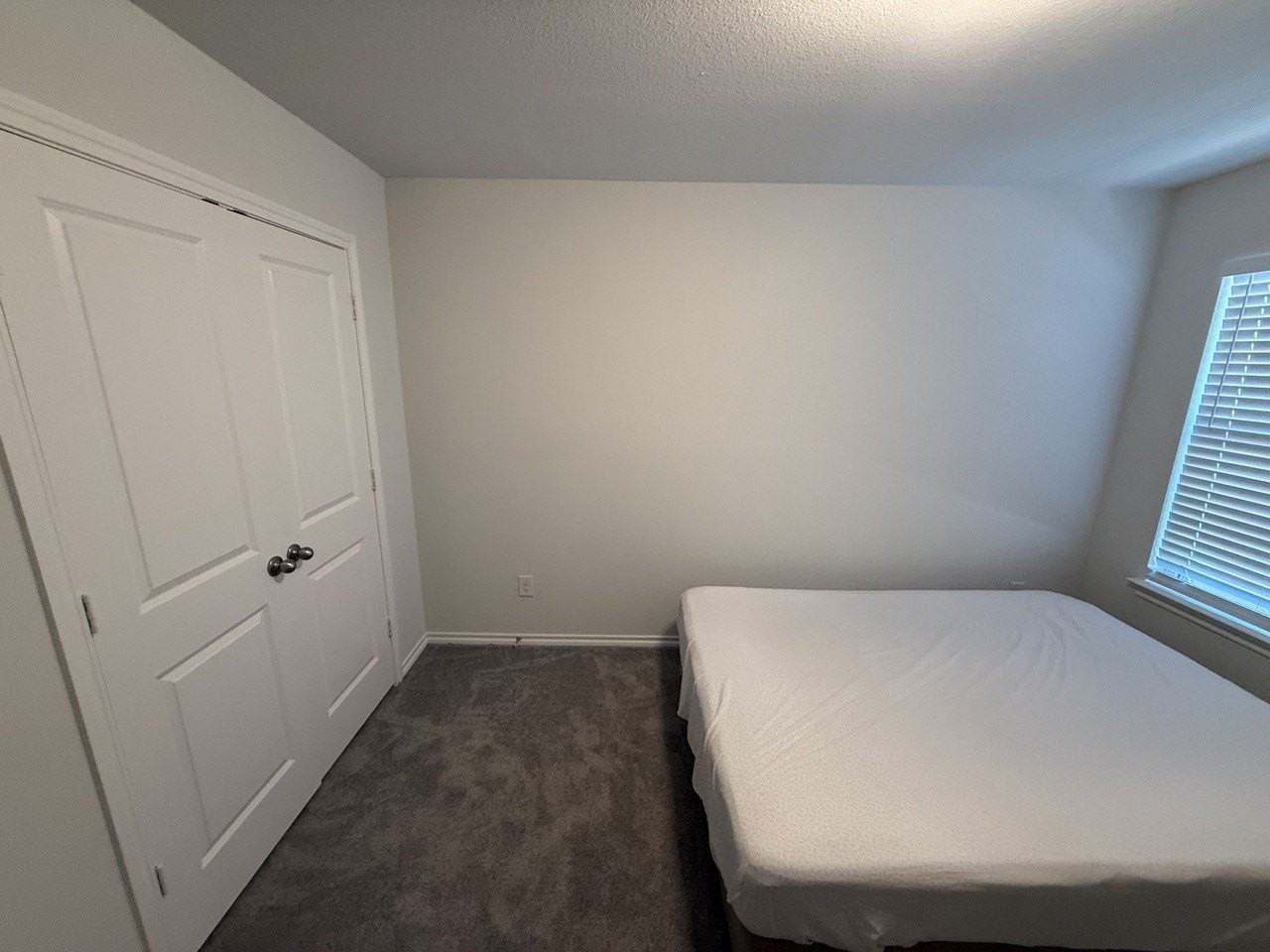 932 Crockett St - Photo 4 of 39