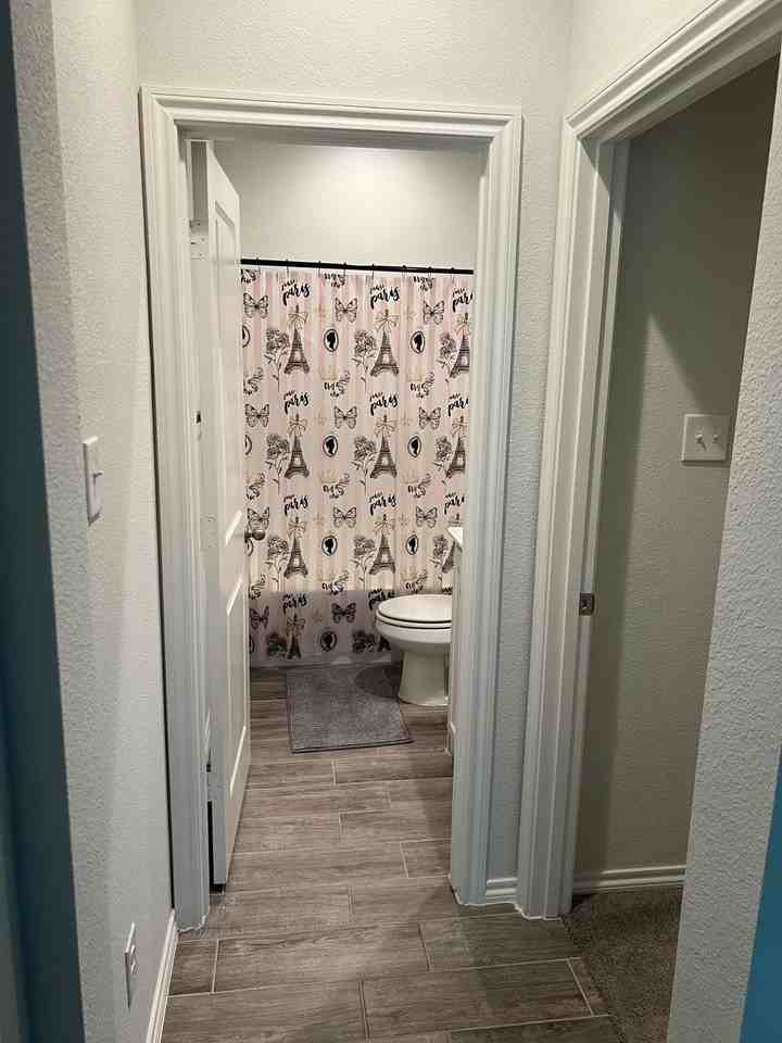 932 Crockett St - Photo 5 of 39