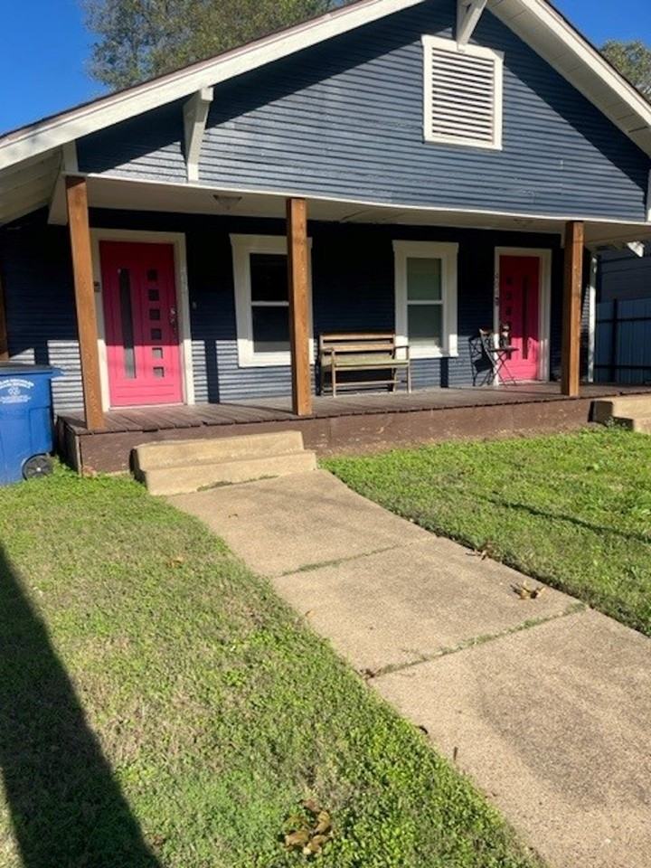 402 Graham Ave - Photo 3 of 23