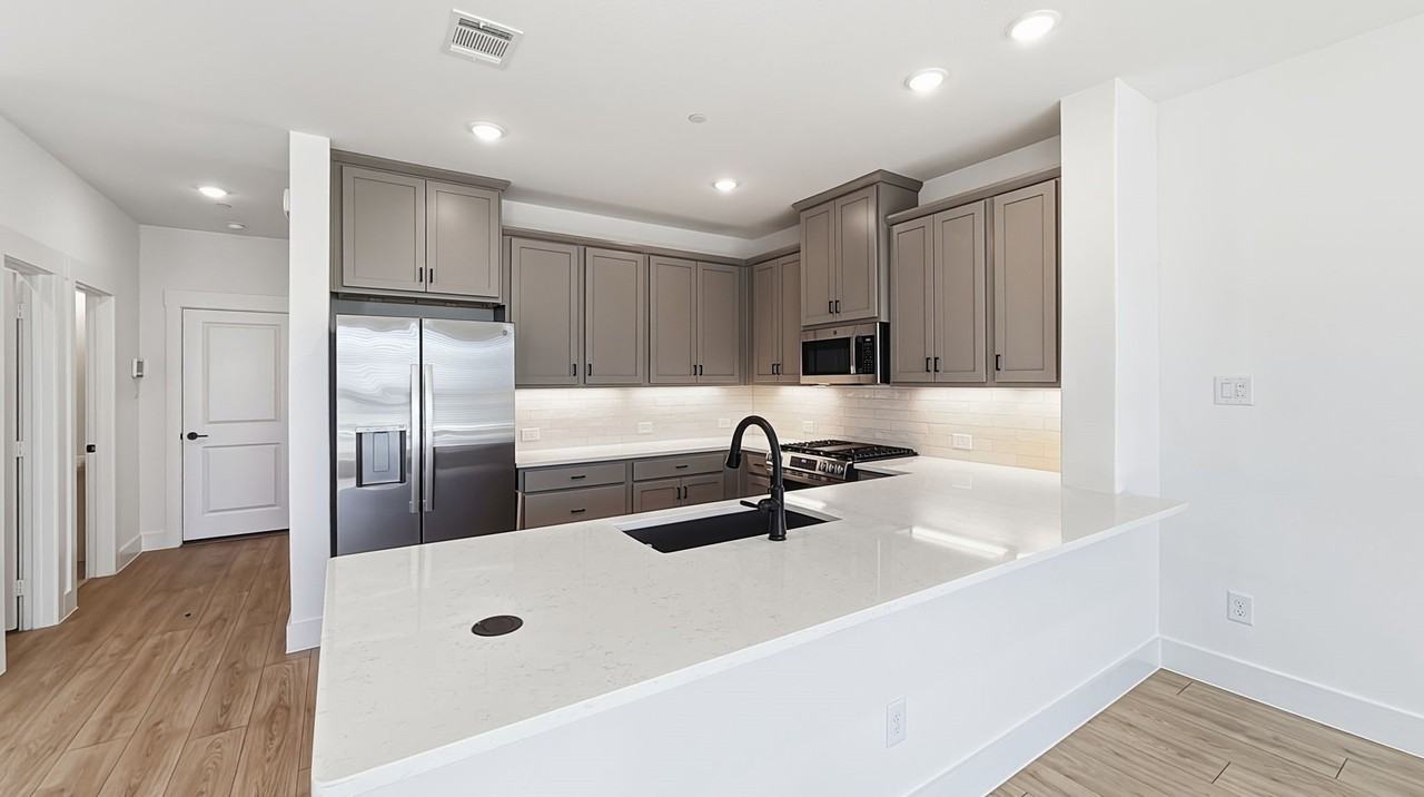 2521 Brunswick Way - Photo 3 of 18
