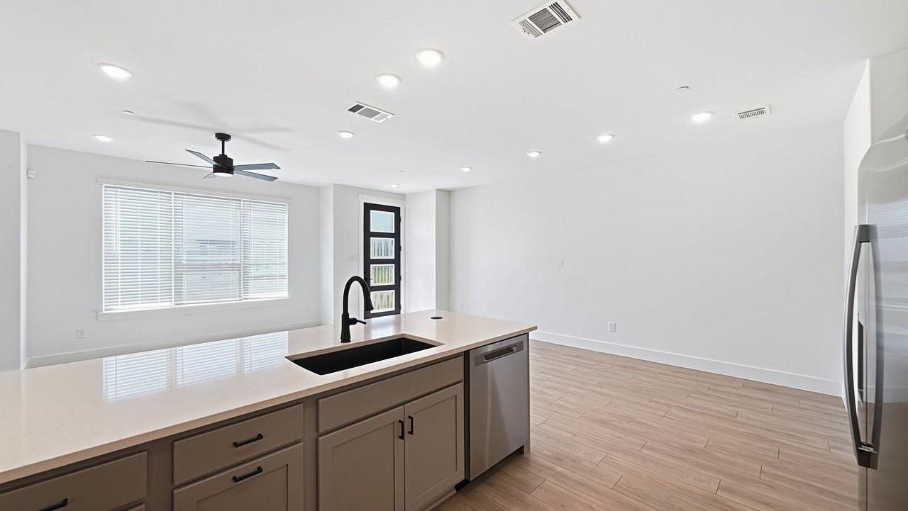 2521 Brunswick Way - Photo 6 of 18